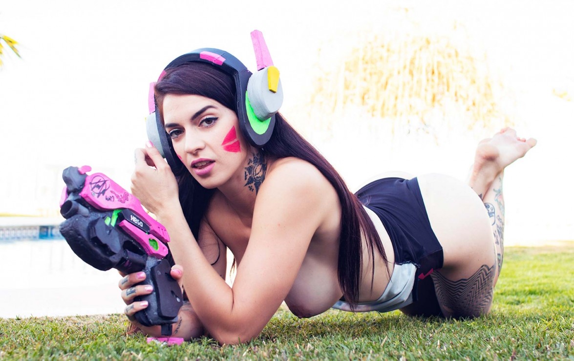 DVa come to play